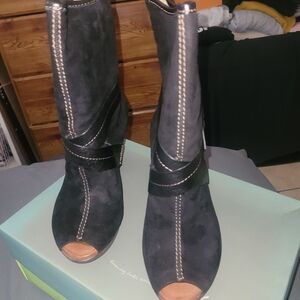 Women's Naya Artemis-Black Suede/L 7M